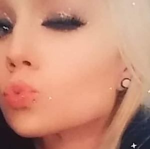 Meet your Posher, Falicia